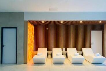 Hotelli Les Terrasses Du Port