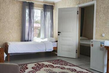 پانسیون Aura Relax