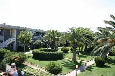 Appartement-hotel Trilocale In Residence Confinante Con La Spiaggia