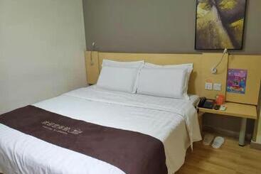 בית מלון כפרי 7days Inn Hengyang West Lake Park