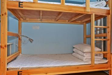 Tianjin Three Brothers Youth Hostel