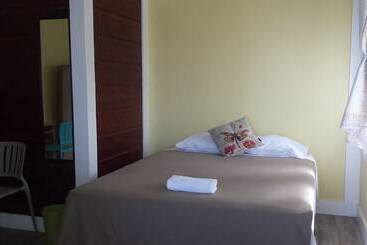 تختخواب و صبحانه Ulalei Lodge