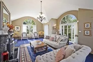 Mountainside B&b