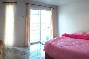 בית מלון כפרי Boon Nam Fah Resort