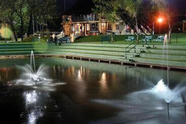 بنسيون Battlefields Country Lodge