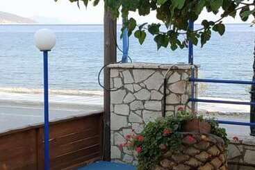 Жильё для туристов Holiday Tolofona