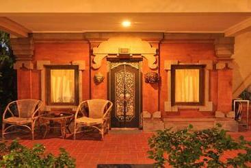 ホテル Grand Kumala Bali