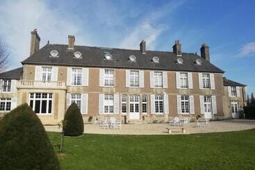 Отель Domaine De Bayeux