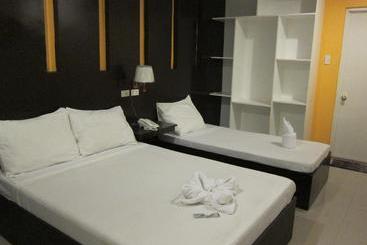 Hotel Dolyn Suites