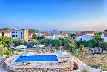 Apartments Cvita Holiday