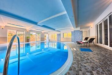 Apartments Cvita Holiday