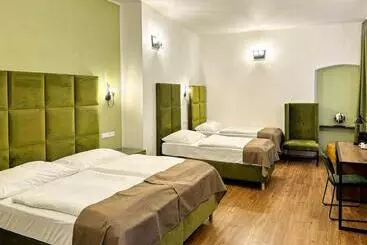 Hotel Garden Court