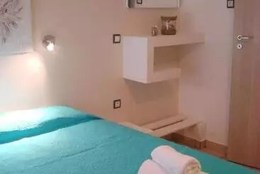 پانسیون Smaragdi Studios And Rooms