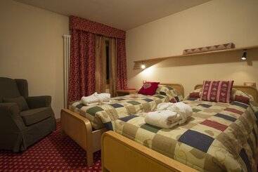 Отель Apartments Suites Lac Bleu