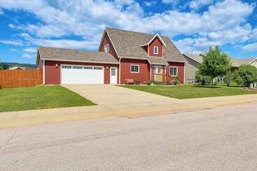 Hus på landet Black Hills Family Home: Close To Hiking Trails!