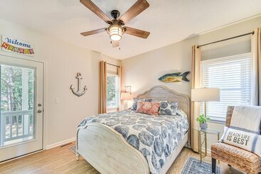 コテージ Spacious Outer Banks Home   Golf & Beach Access!