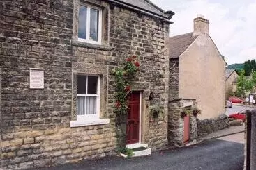 Traditional 2 Bed Cottage In Eyam Hope Valley