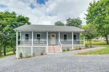 Mökkimajoitus Front Royal Retreat On 3 Acres W/ Mtn Views!