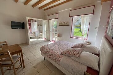 پانسیون Aux Ecuries Du Château