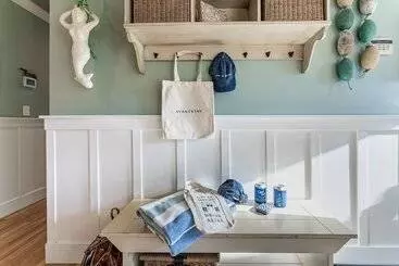 Mökkimajoitus Truly A Treasure By Avantstay Walk To Beach, Patio