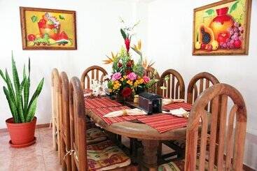 הוסטל Hostal Casa Blanca