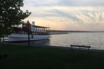 Bed and Breakfast 2w Lake