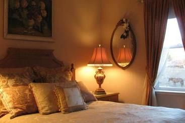 Yosemite Rose Bed And Breakfast