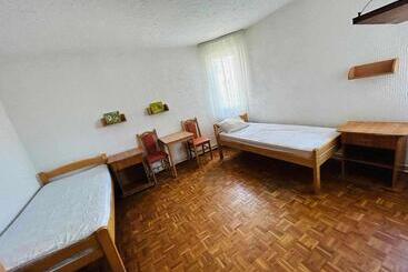 هاستل Rooms For Rent Sara