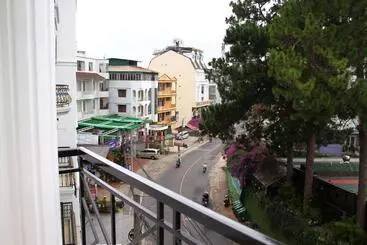 هتل Khách Sạn Thiên Hà