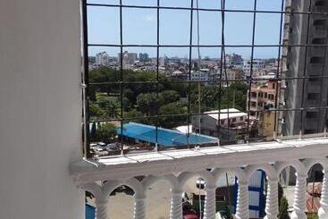 פנסיון Nayeye Apartment