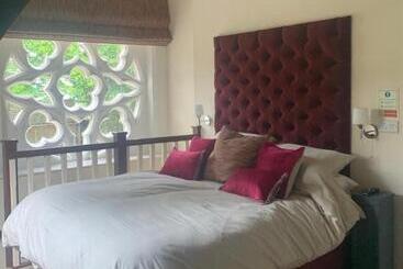 The Old School House Bed & Breakfast