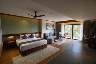 Resort Sterling Lontano Waterfront Wayanad