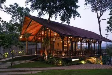 Kurort  Sterling Lontano Waterfront Wayanad