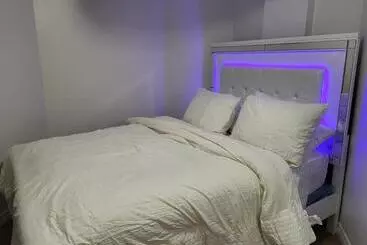 ペンション Cozy Room Basement With Separate Entrance