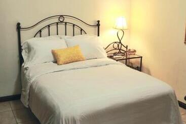 پانسیون Nesthost Stay