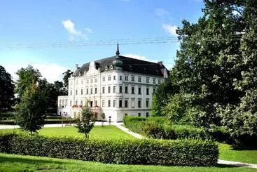 Majatalo Penzion Na Zámku