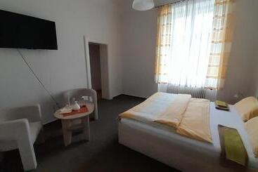 Majatalo Penzion Na Zámku