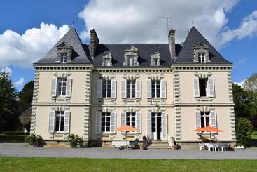 צימר Château De La Luardaye