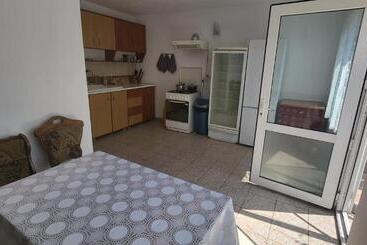 پانسیون Casa Adina