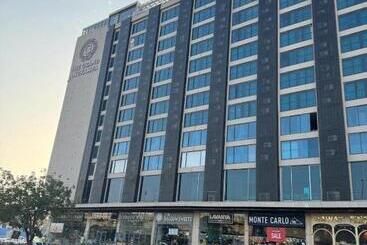 Hotelli The Grand Anukampa By Zen Den