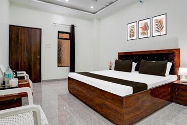 Oyo R.p Hotel And Guest House