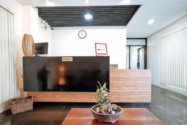 Hotelli Alchan Suites By Reddoors