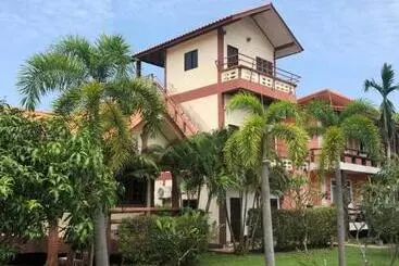 Appart'hotel Lanta School Beach Resort