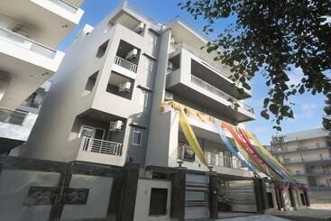 Fabhotel Bliss Premium