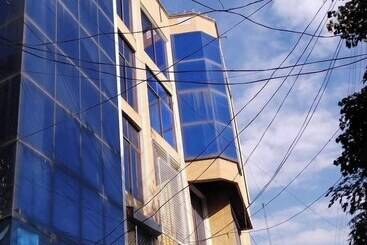 Green Valley Hotel & Restaurent