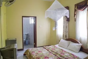 مسافرخانه Spannet Suites