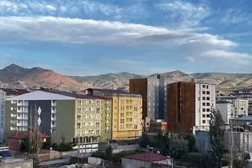 ホテル Atlihan Plus