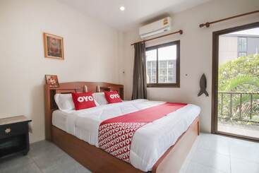 Pensão Apinya's Place Karon By Oyo Rooms