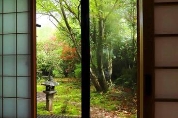 Yufuin Onsen Ryokan Hananomai