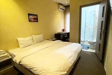 Otel 7 Arnasay Ko'chasi